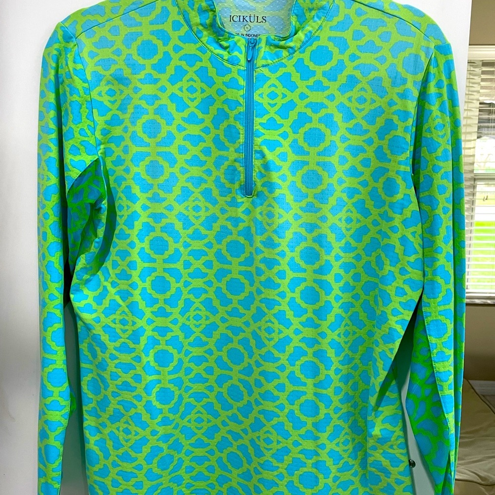 ICIKULS woman’s long sleeve, 1/4 zip golf top.  Size L. Green and Blue print